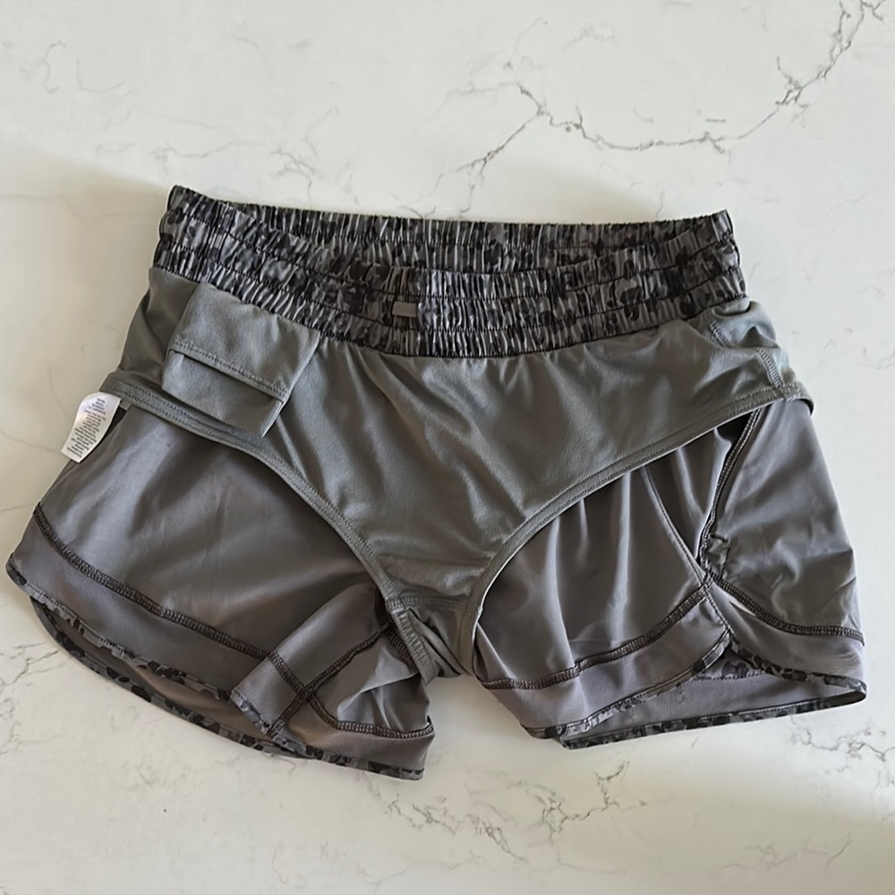 Athleta Mesh Racer Run Mid Rise Short, 4” - Picture 6 of 7